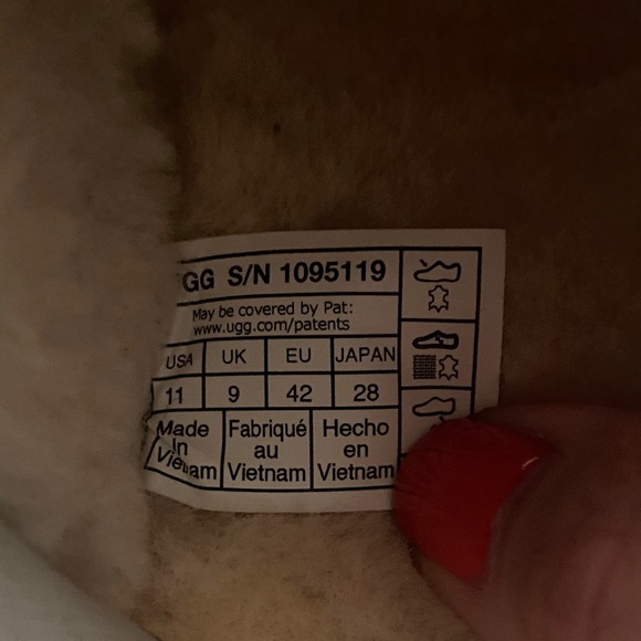 UGG Cream Fluffy Slide Slippers new! - Picture 4 of 4